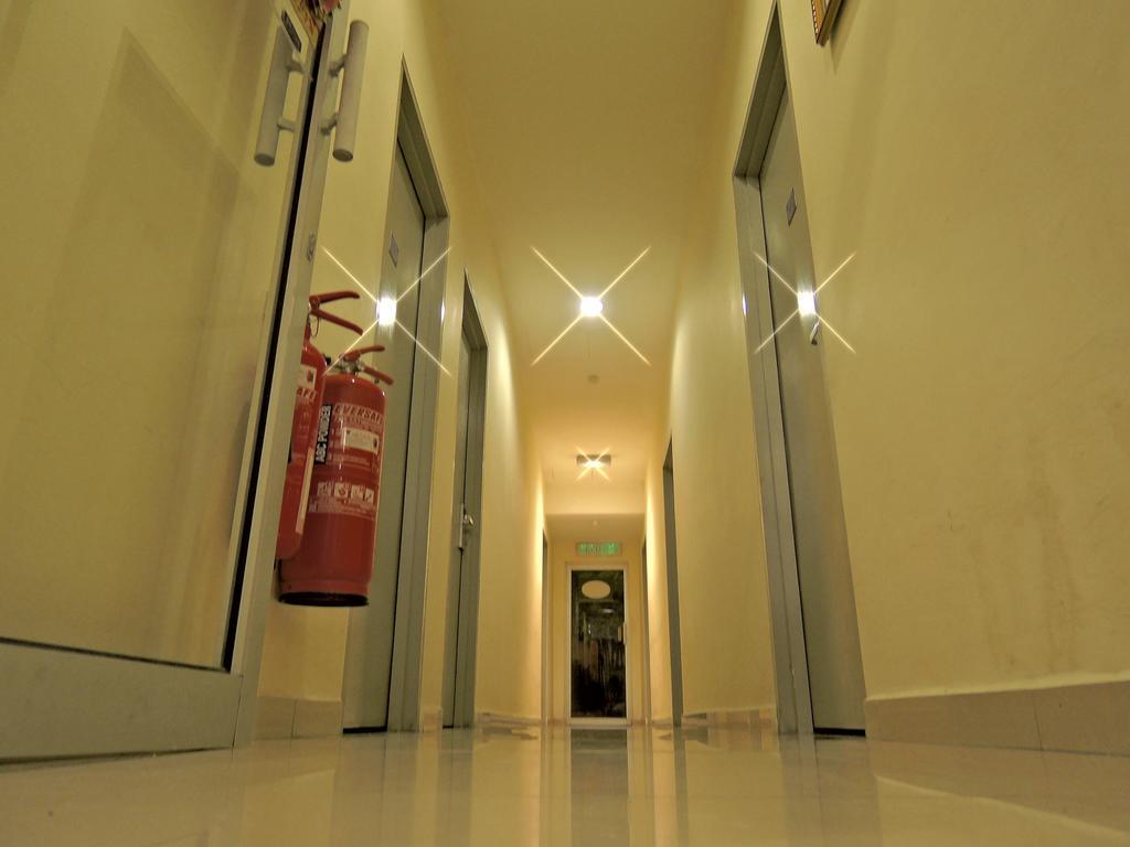 Hotel Seri Нілай Екстер'єр фото